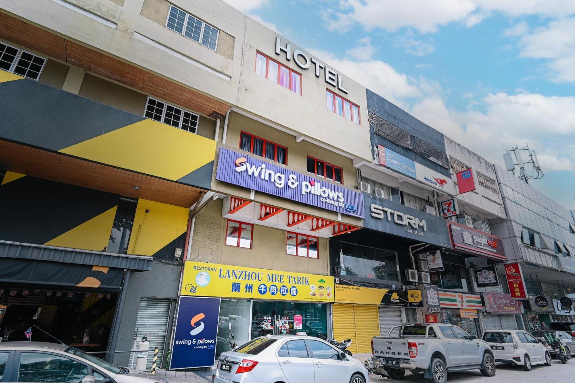 Swing & Pillows - Pj Ss2 Hotel Petaling Jaya Exterior photo